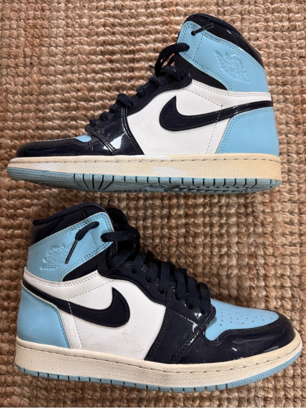 Women’s Air Jordan 1 High OG Nike in Obsidian/Blue Chill - White (Patent)